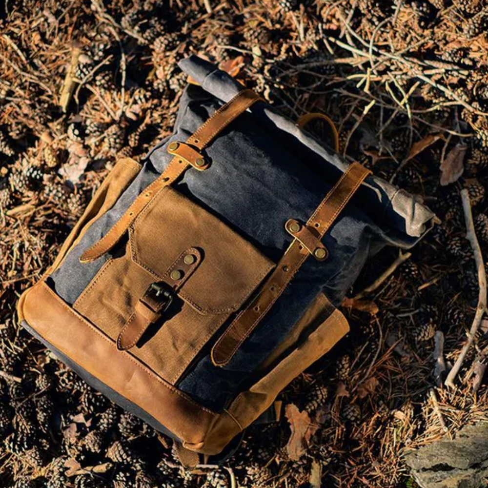 ROVIK – 蜡质帆布翻盖背包（男女皆宜）