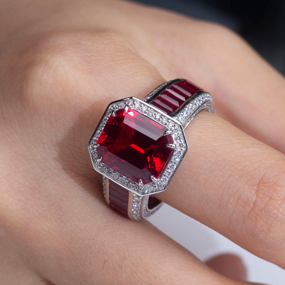 奢華實驗室培育紅寶石切割戒指