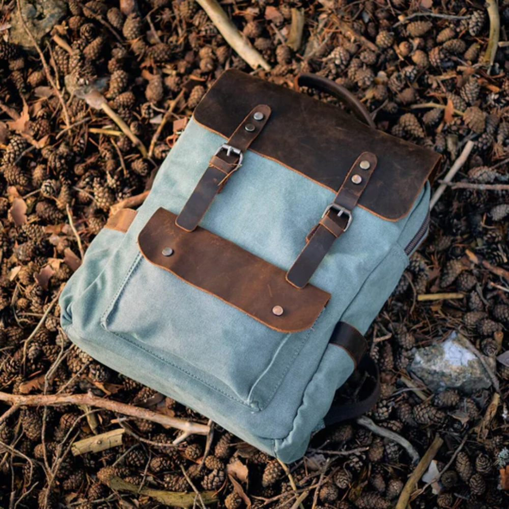 Elvar – 蠟面帆布翻蓋背包