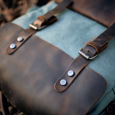 Elvar – 蠟面帆布翻蓋背包