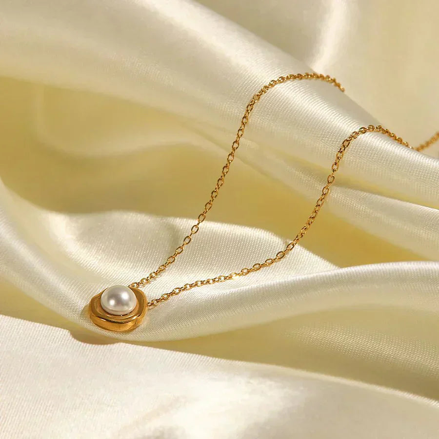 Gold Saltwater Pearl Necklace